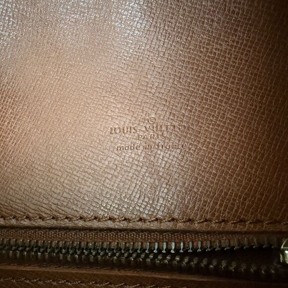 Authentic Louis Vuitton Monogram Saint Cloud Crossbody Bag Women’s With Free COA - Picture 5 of 9